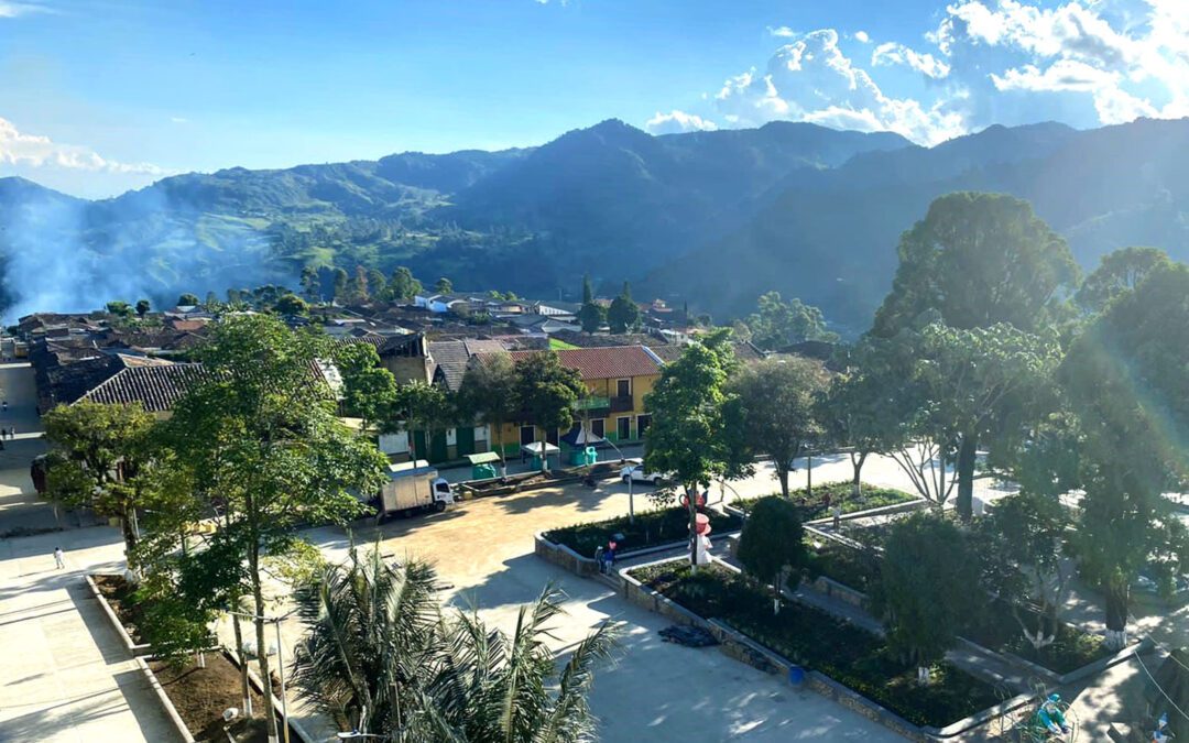 Caramanta: Un pueblo de vida tranquila entre la niebla y el café